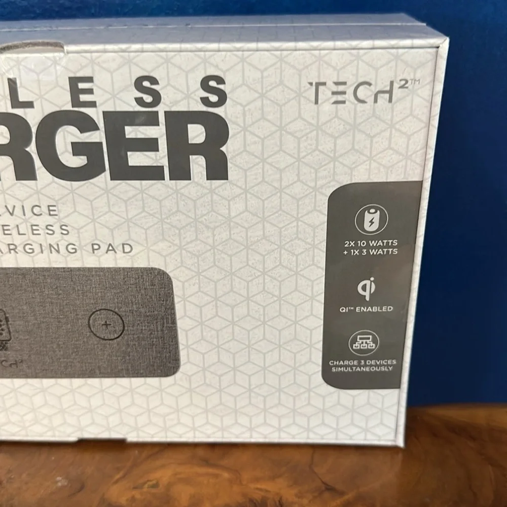 New Factory Sealed Tech2 Wireless Charger 3-Device Charging Pad